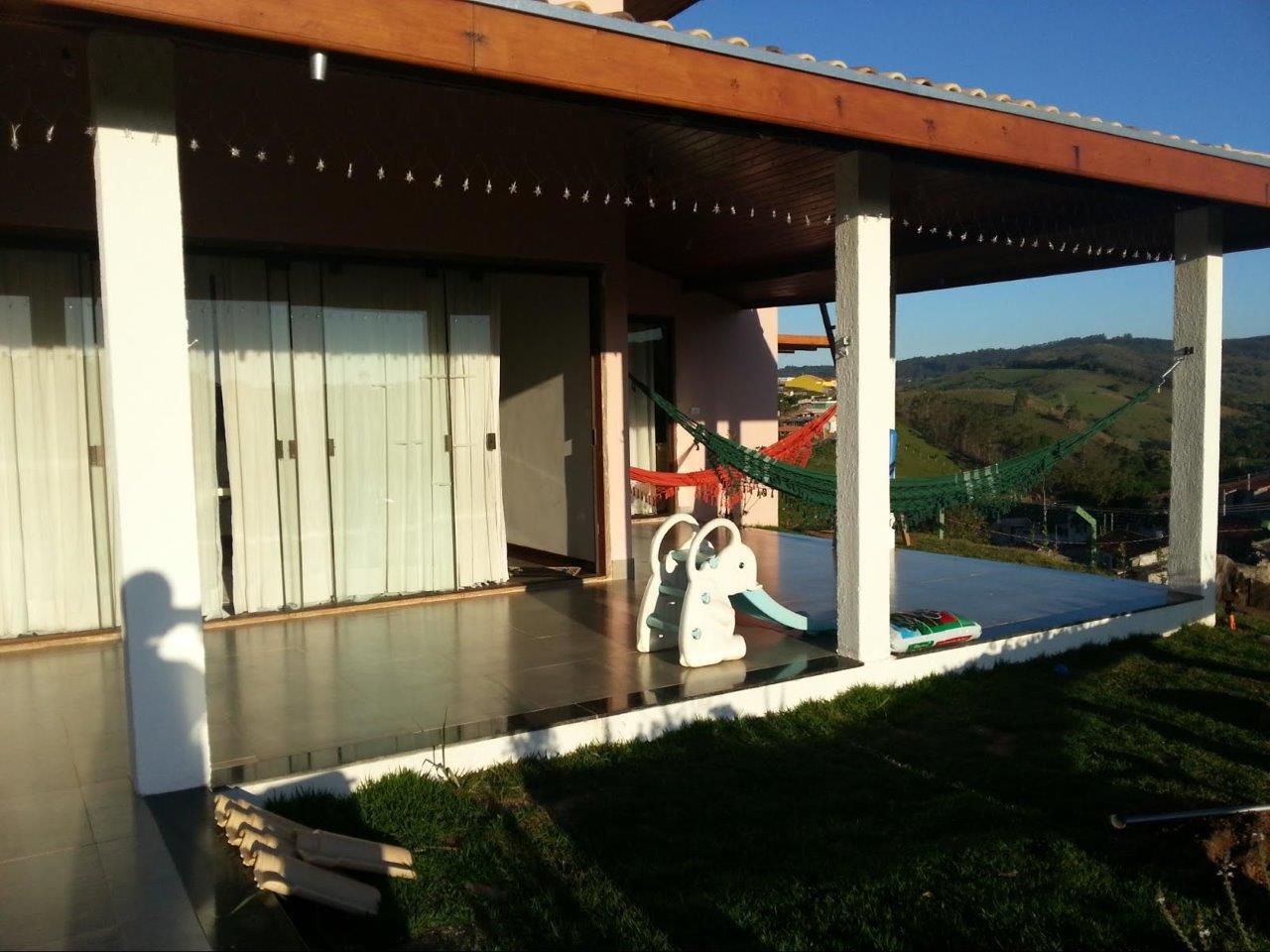 Varanda coberta com vista